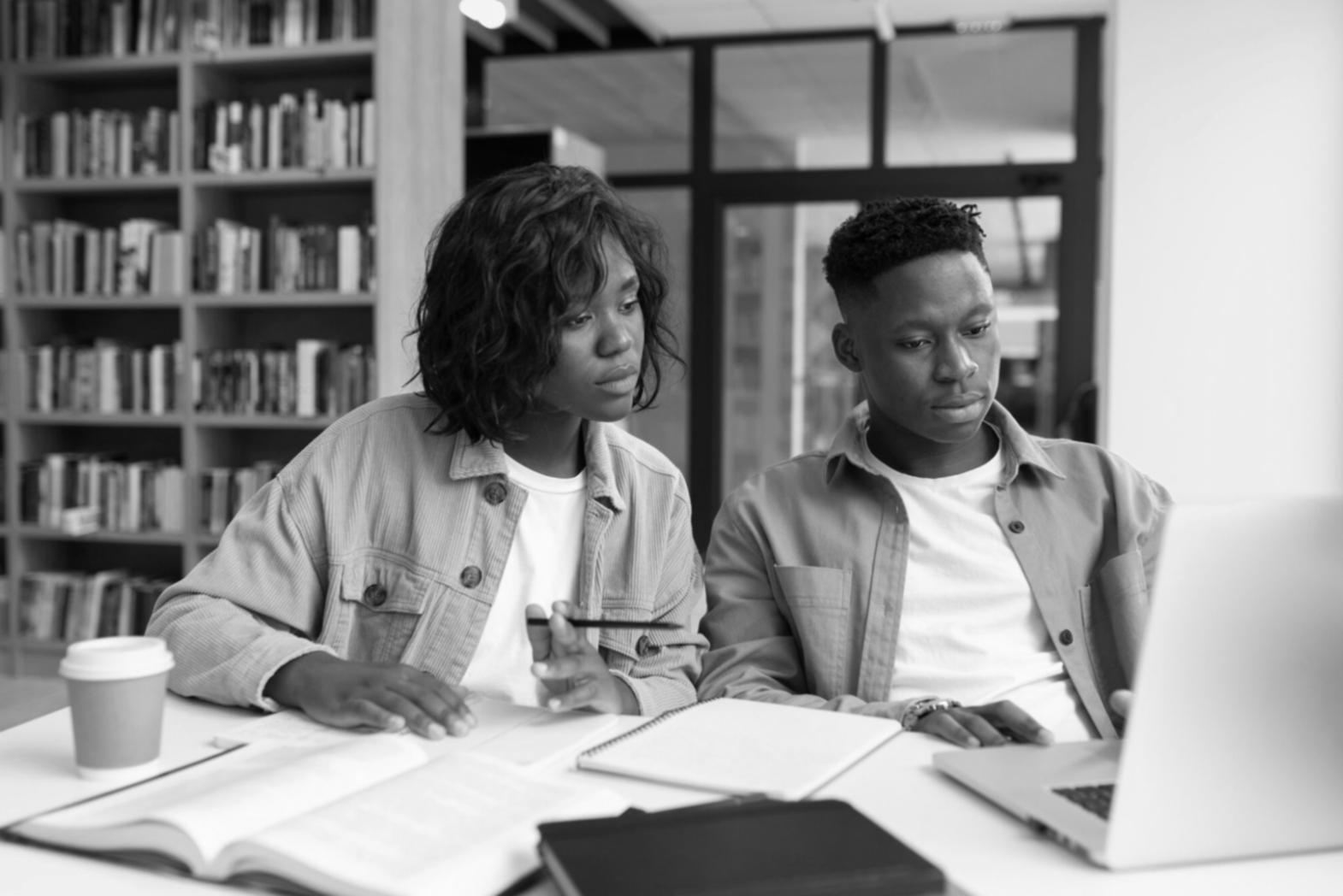 Ambiente di studio per scrittura autobiografica