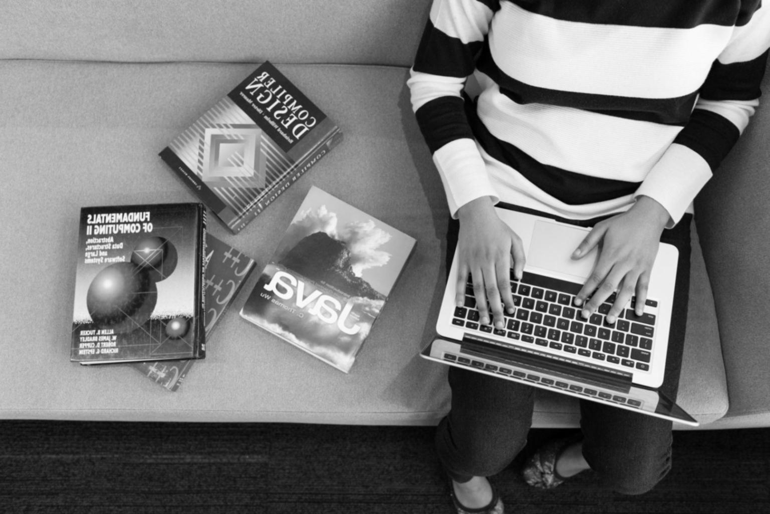 Visualizzazione dei dati di scrittura autobiografica con grafici e metriche